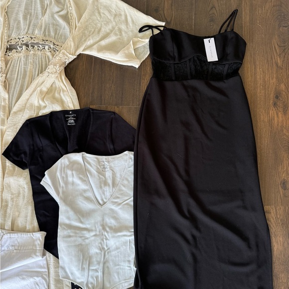 WOMEN’S CLOTHES - ZARA, DYNAMITE ETC. - Picture 3 of 3